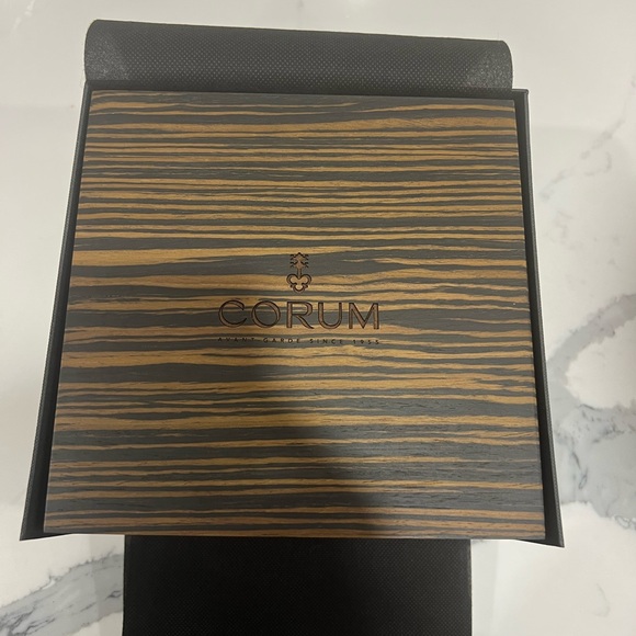 Corum Admiral Legend 32 Women's - Picture 3 of 11